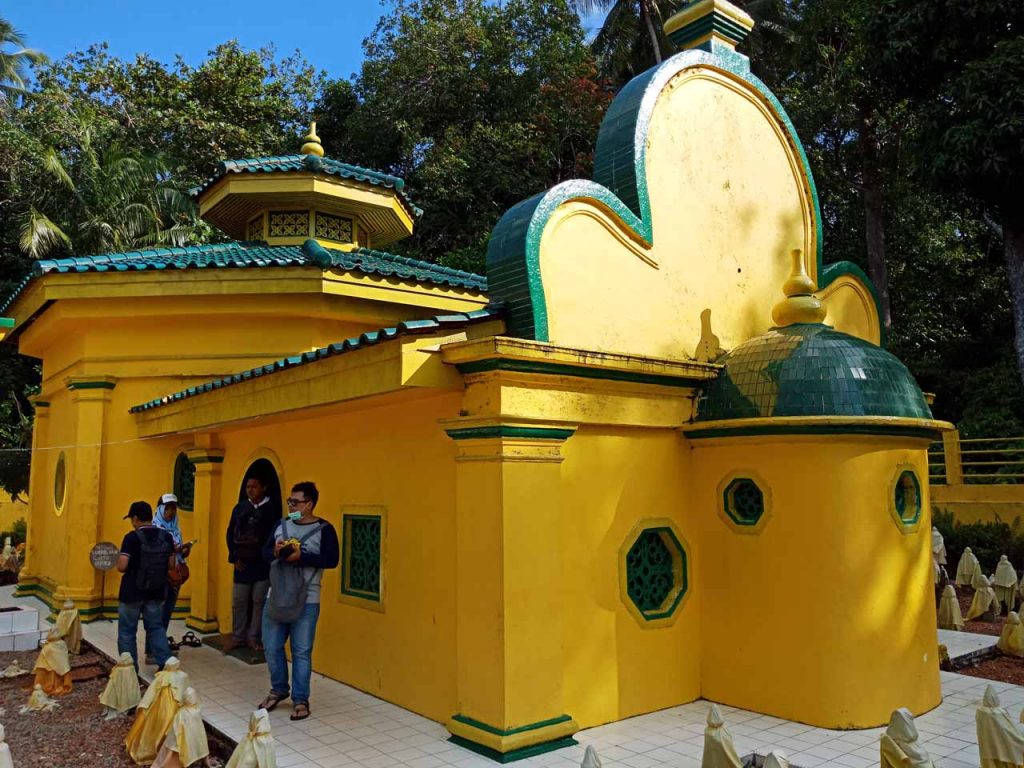 Makam Raja Hamidah Engku Putri - Wisata Pulau Penyengat - Yopie Pangkey - 9