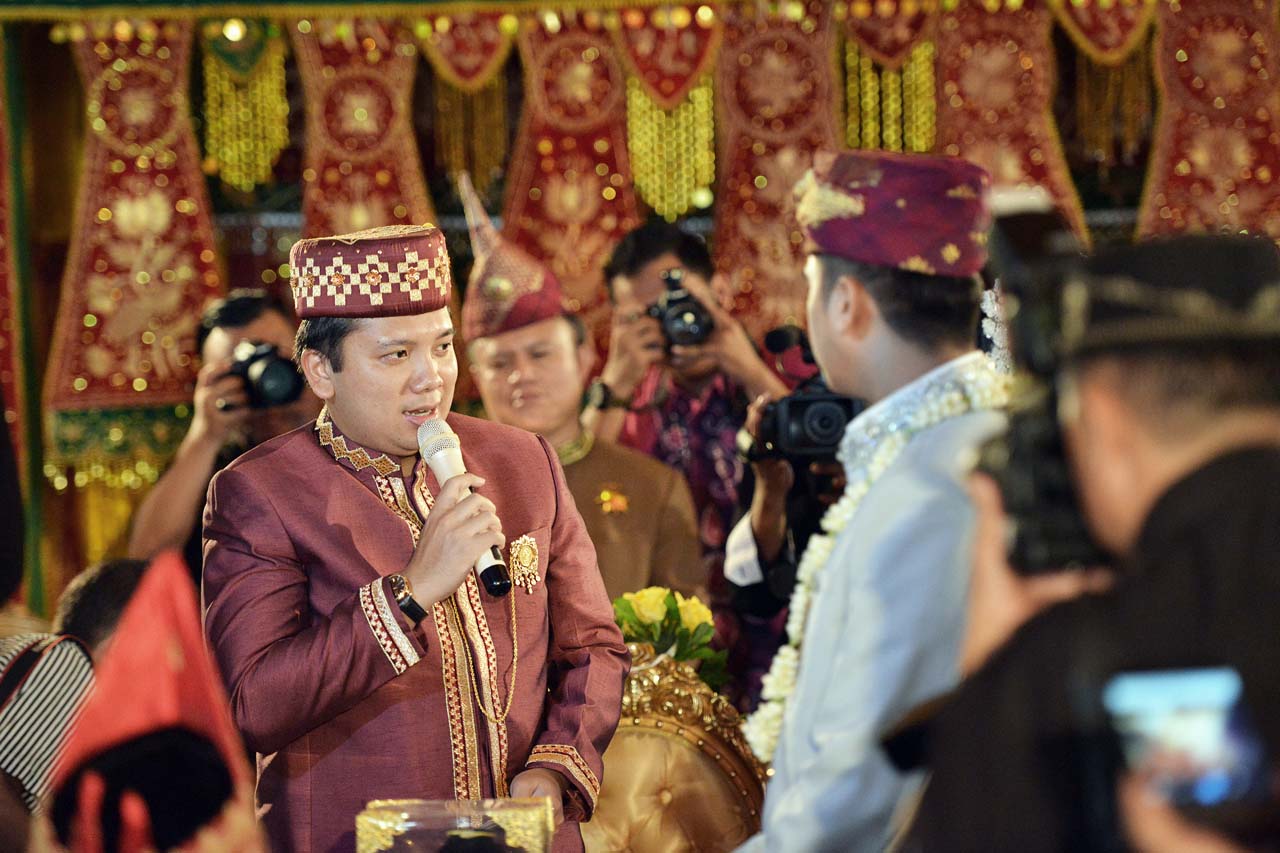 Gubernur Lampung kenakan pakaian bermotif Lampung - Yopie Pangkey