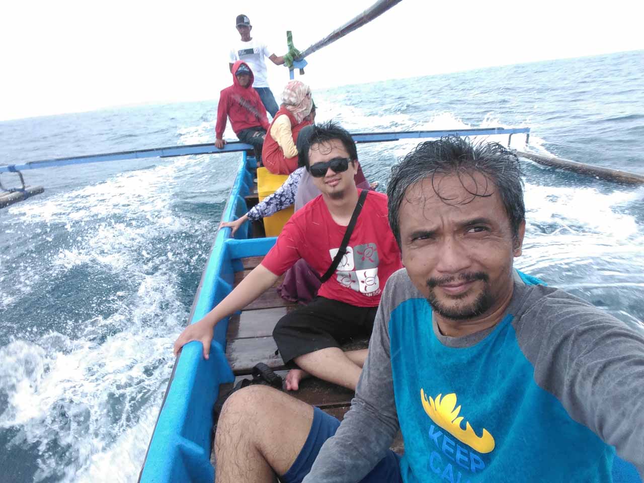 Di atas perahu pulau pisang - kuala stabas - yopie pangkey