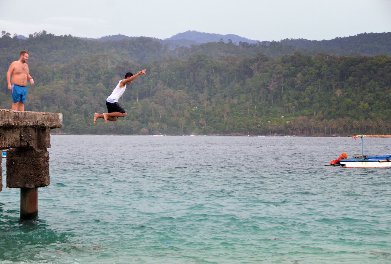 Lompat - Pulau Pisang Pesisir Barat Lampung - Yopie Pangkey - 2