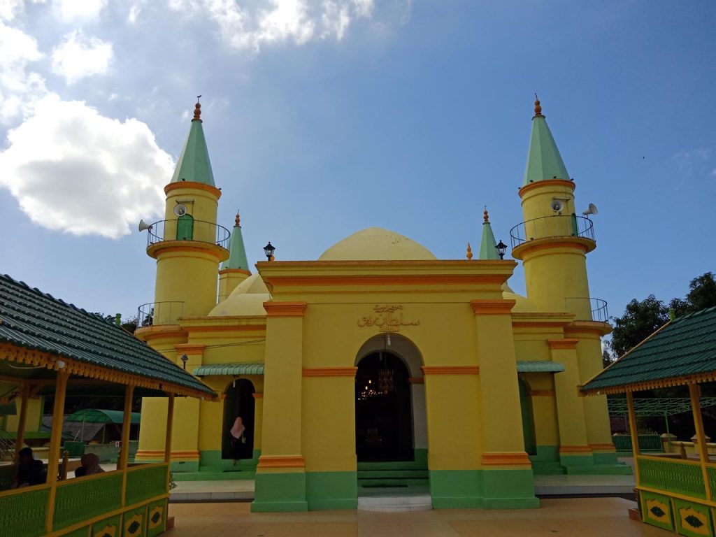 Masjid Raya Sultan Riau - Wisata Pulau Penyengat - Yopie Pangkey - 11