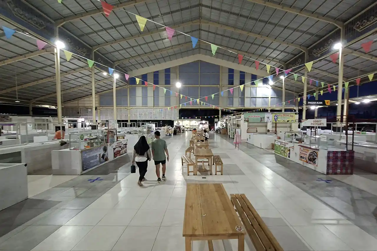 Foto Gambar Suasana Indoor Pasar Raya Lebak Budi - Yopie Pangkey - 1