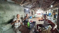Arif Rahman dan Laut yang Ia Cintai - Cerita dari Kuala Teladas Tulang Bawang - Yopie Pangkey Arif Rahman dan Laut yang Ia Cintai - Cerita dari Kuala Teladas Tulang Bawang - Yopie Pangkey